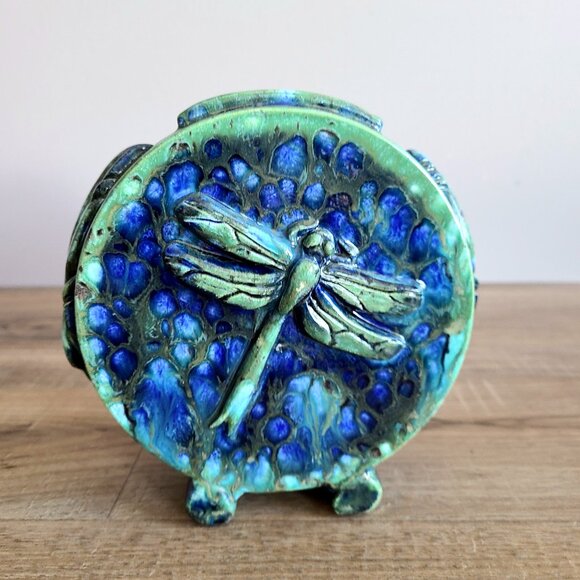 Rare handmade pottery whimsical vase or money saver with face image. Signed. - Picture 7 of 13